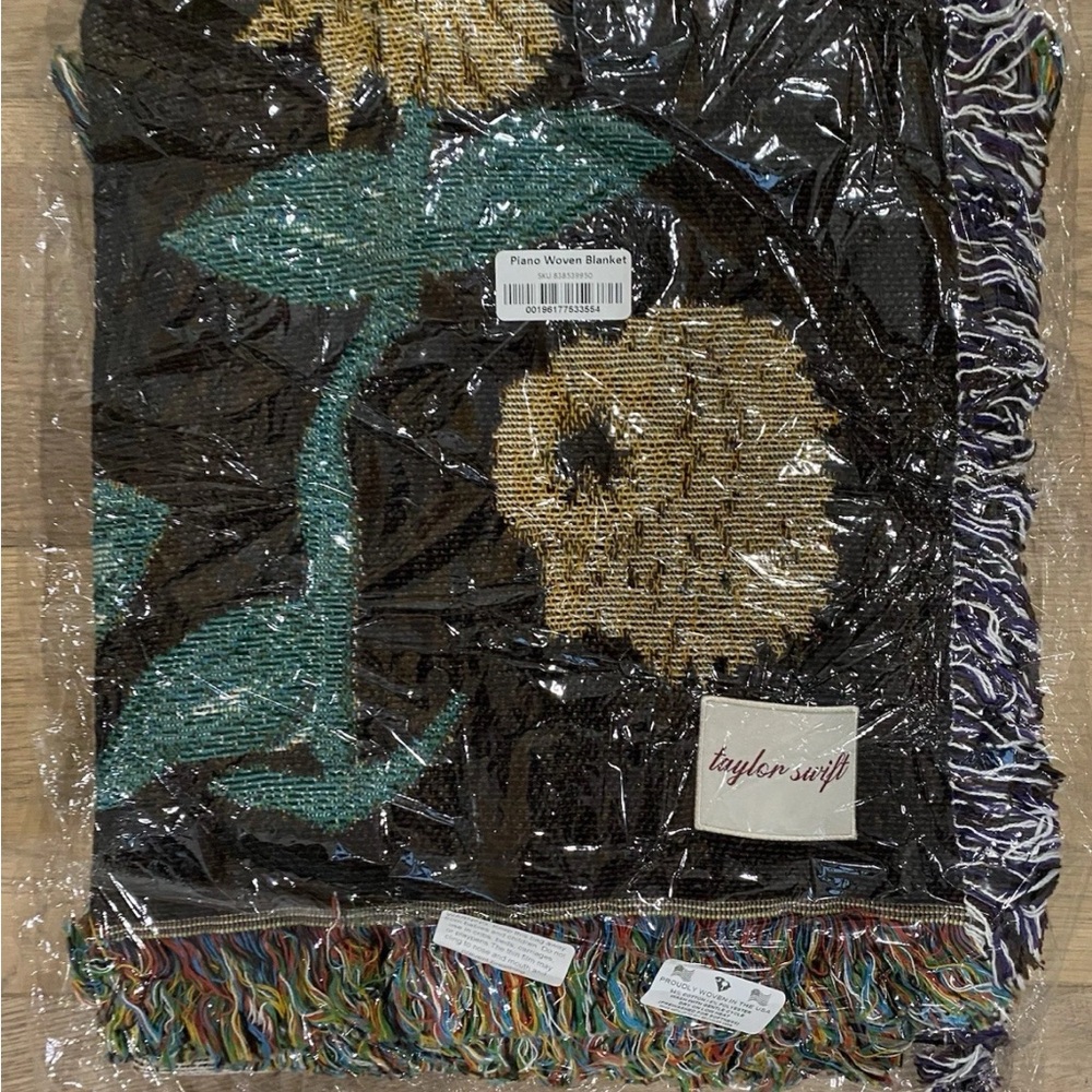 Taylor Swift Piano Blanket Eras Tour Acoustic Piano Woven Blanket NEW RARE